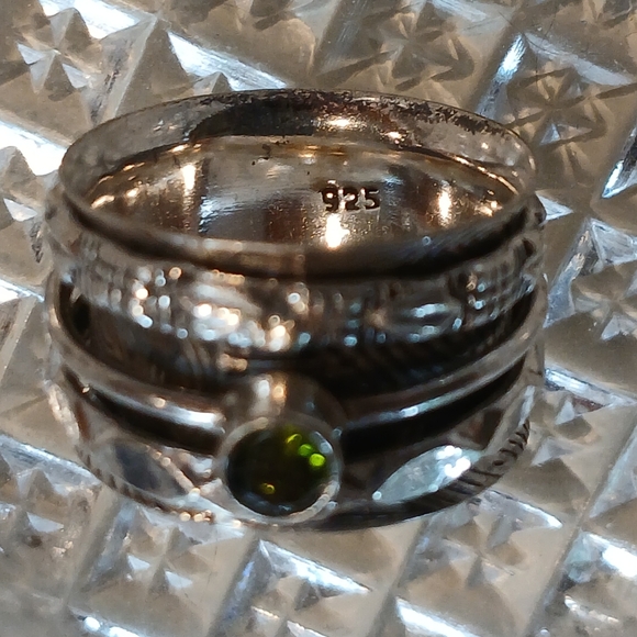 🍁925 Sterling Silver Spin Ring w/ Peridot Accent🍁 - Picture 2 of 8